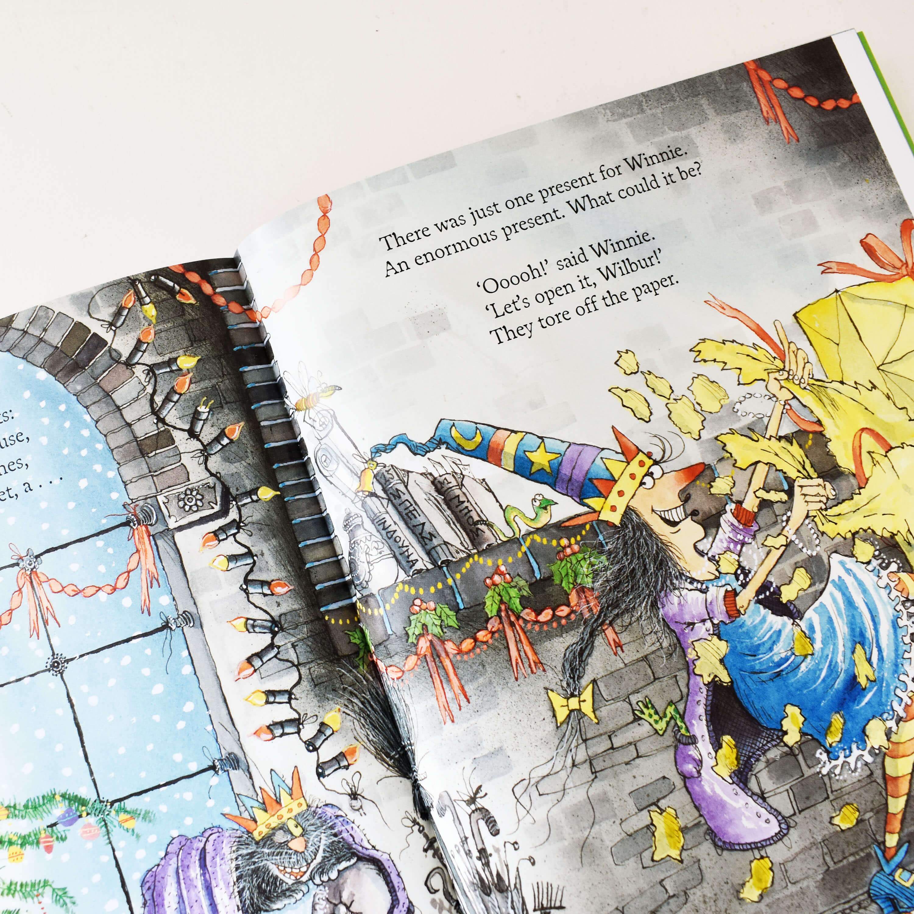 Winnie and Wilbur The Celebration Collection 6 Books with CDs by Korky Paul - Ages 5-7 - Paperback 5-7 Oxford University Press